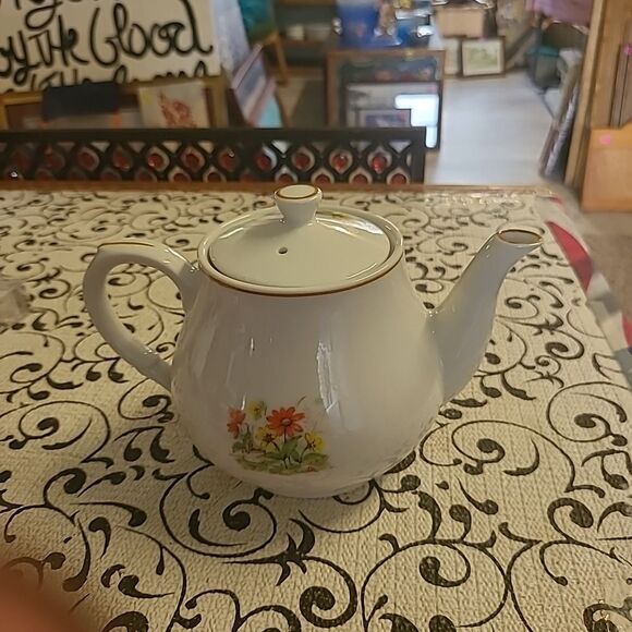 Japanese Teapot - Picture 3 of 7